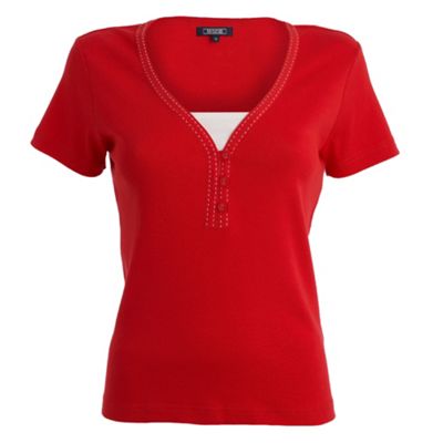 Red mock layer stabstitch t-shirt