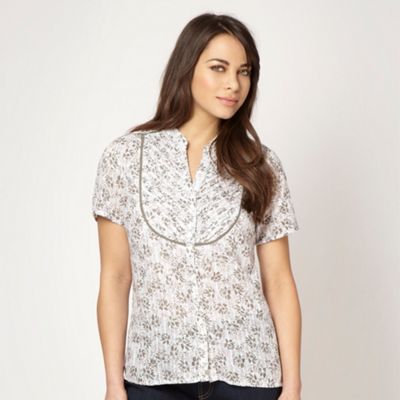 White textured striped floral shirt                                                                                             