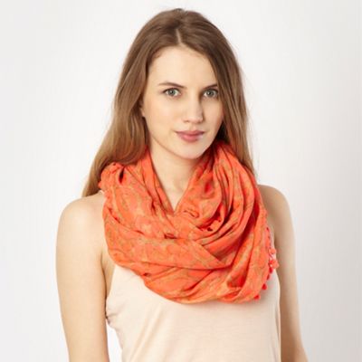 Peach Animal Pom Pom Snood                                                                                                      