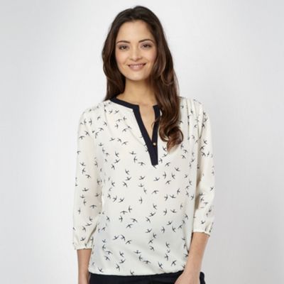 Designer ivory swallow print blouse                                                                                             