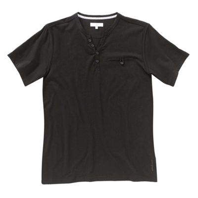 Black y-neck mens t-shirt