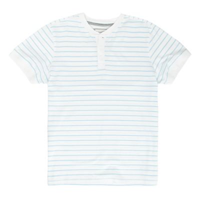 White striped t-shirt