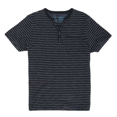 Navy y-neck stripe t-shirt