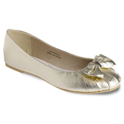 Gold Bow Keeper Pumps