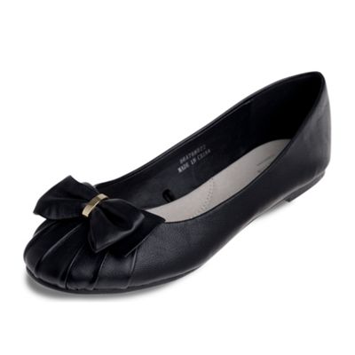 Black Bow Keeper Pumps