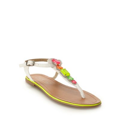 White colourful jewel sandals                                                                                                   