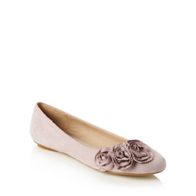 Designer light pink corsage pumps                                                                                               