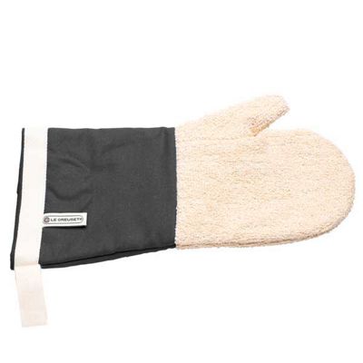 Black oven mitt