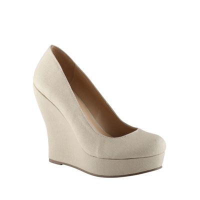 Natural 'gorgeia' high wedge court shoes