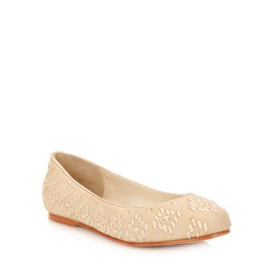 Natural weave leather pumps                                                                                                     