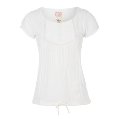 White pleat bib t-shirt