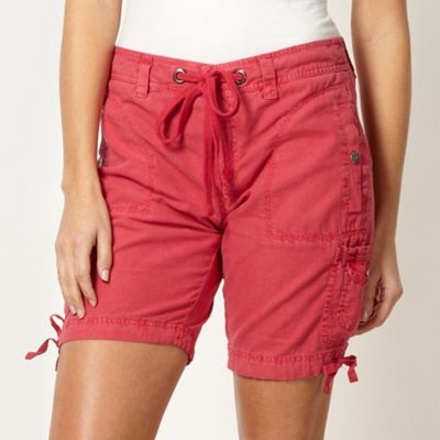 Dark pink multi pocket shorts                                                                                                   