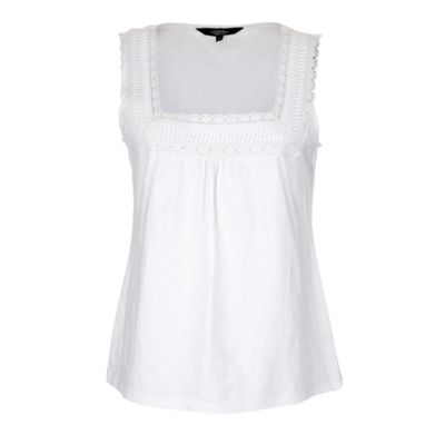 Collection White square neck crochet top