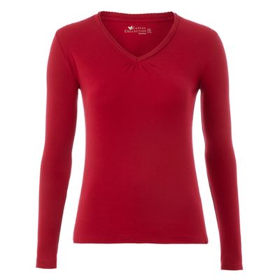 Red picot v-neck t-shirt