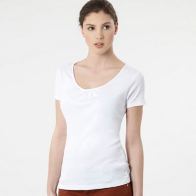 White scoop neck t-shirt