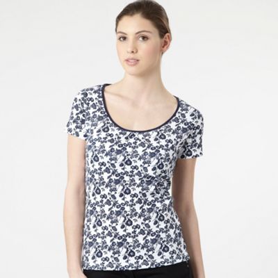 Casual Collection Navy wall flower print t-shirt