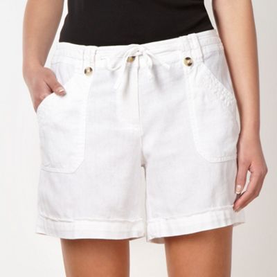 White linen blend shorts                                                                                                        