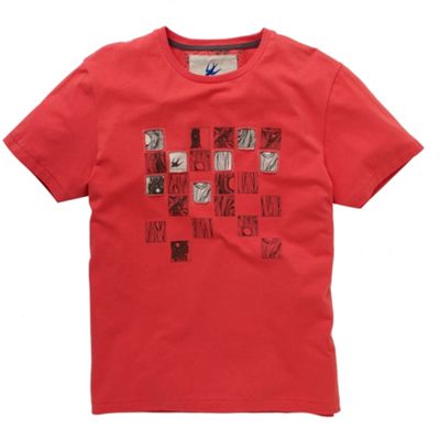 Red wood block print t-shirt