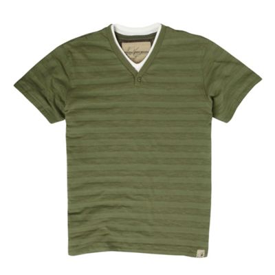 Green y-neck t-shirt
