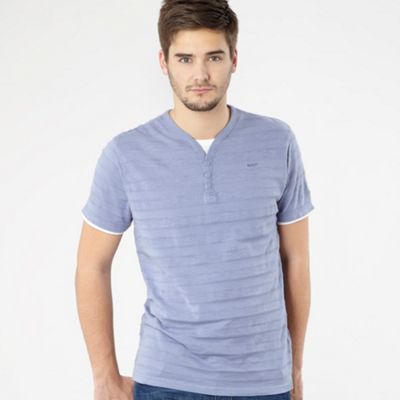 Light blue y-neck mock layer t-shirt