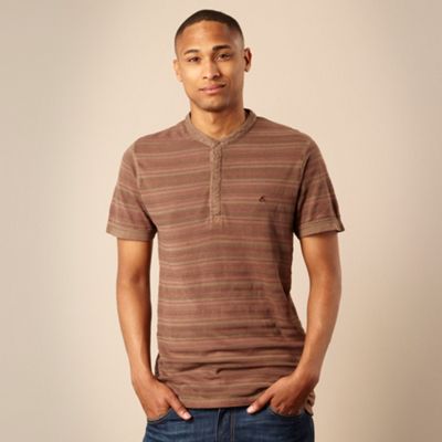Brown textured striped t-shirt