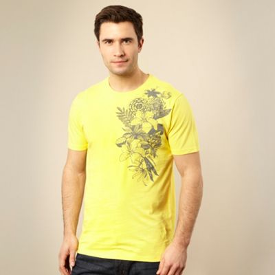 Yellow exotic flower print t-shirt