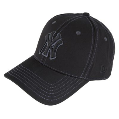 Yankee Black baseball cap