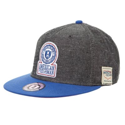 Blue flat peak logo cap                                                                                                         