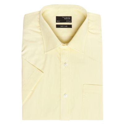 Light yellow plain poplin short sleeved shirt