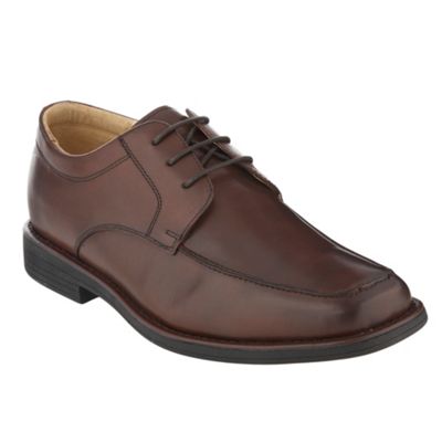 Brown added lace-up shoes