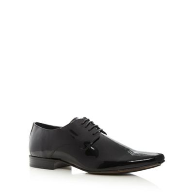 Black patent shoes                                                                                                              
