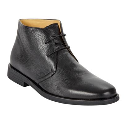 Black Alpha Chukka leather shoes