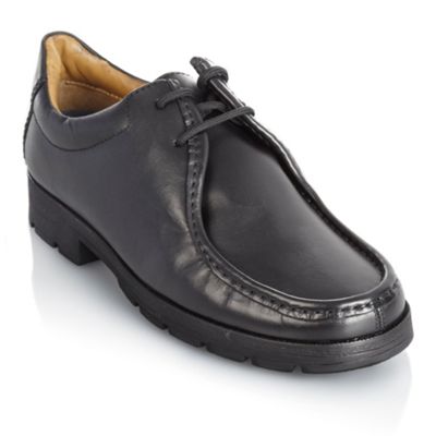 Black two eye leather shoes