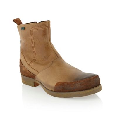 Brown panelled ankle boots                                                                                                      