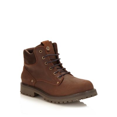 Dark brown worker boots                                                                                                         