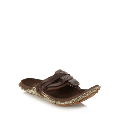 Brown leather toe post strap sandals                                                                                            