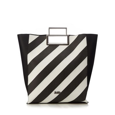 http://debenhams.scene7.com/is/image/Debenhams/089010755460?$PSPNew$