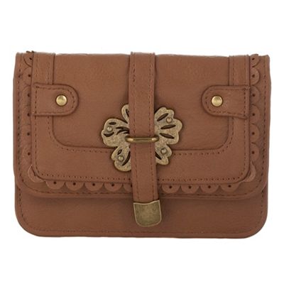 Tan Scallop Edge Purse                                                                                                          