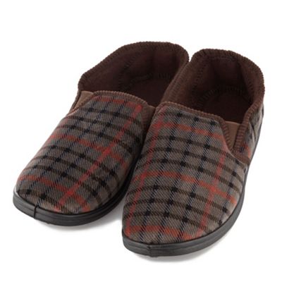 Brown check carpet slippers