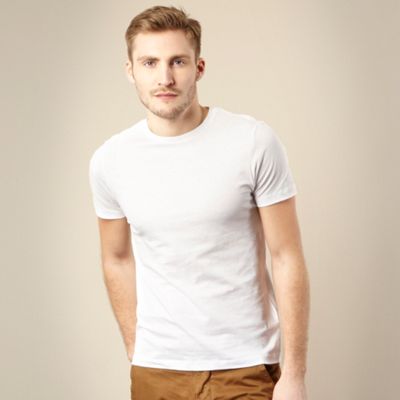 White crew neck t-shirt