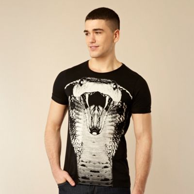 Black cobra print t-shirt                                                                                                       