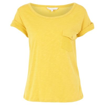 Dark yellow pocket t-shirt