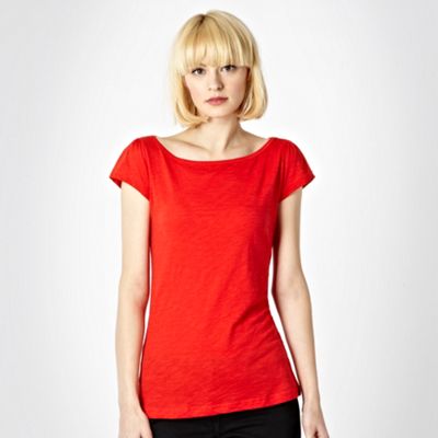 Bright red plain textured t-shirt