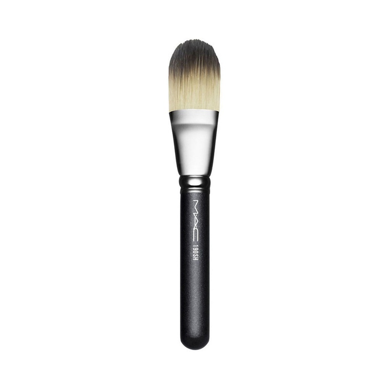 MAC Cosmetics - Short Foundation Brush No. 190 Review