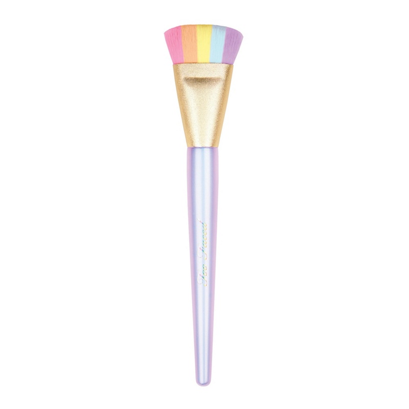 Too Faced - Magic Rainbow Strobing Brush Review