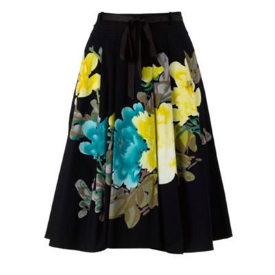 Petite black placement border skirt
