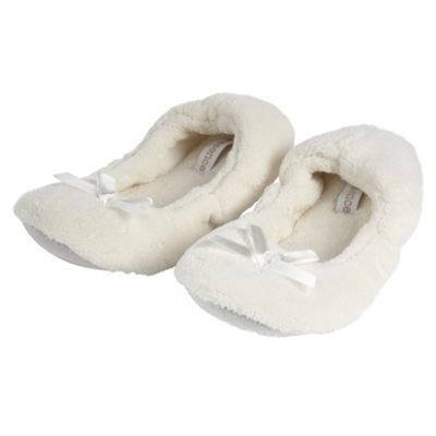 Cream snow fleece ballet slippers