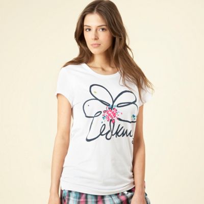 White flower printed pyjama t-shirt