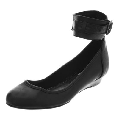 Ankle cuff bar shoe
