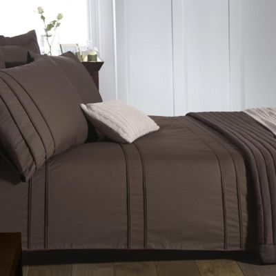 Chocolate 'Fairmount' bed linen                                                                                                 